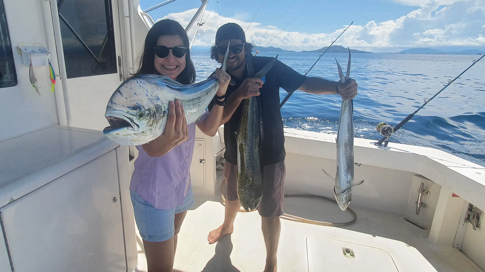 Viking 46 Panama Gem Charters Bay Tour