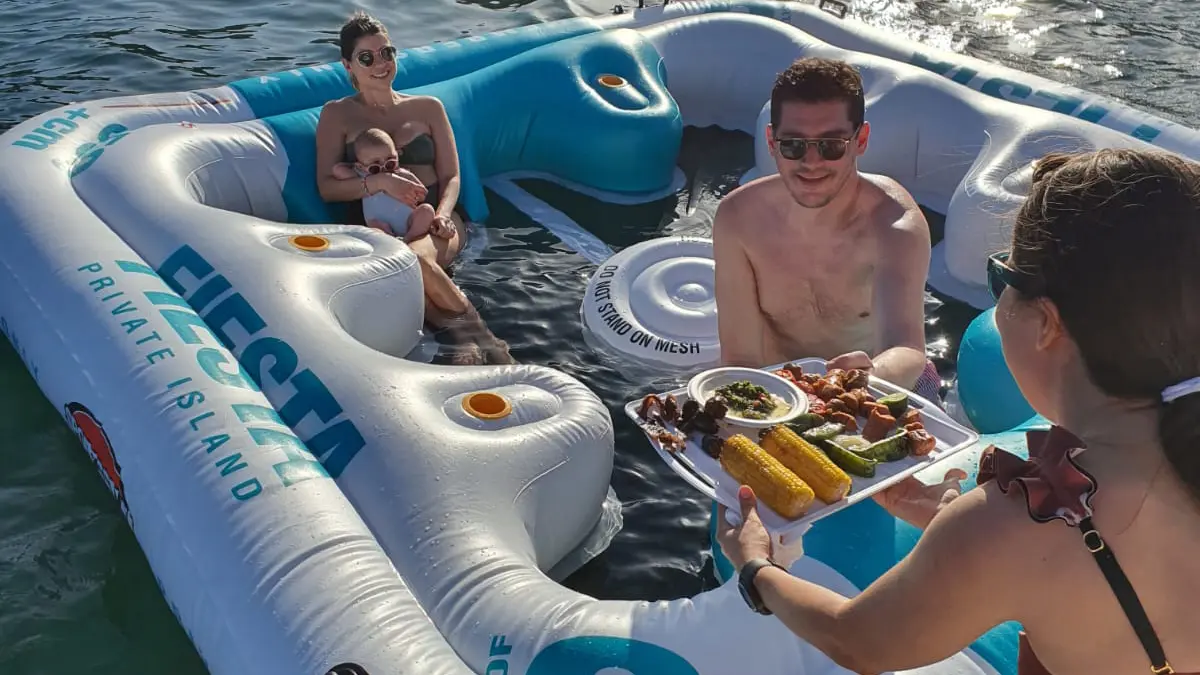 Catering Service on a Yacht | Servicio de comidas abordo de yate | Panama Gem Charters