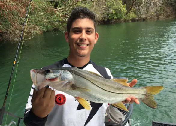 Pesca en Lago Gat&uacute;n - Panama Gem Charters - Gatun Lake Fishing Tour