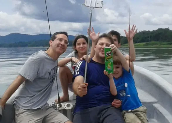 Pesca en Lago Gat&uacute;n - Panama Gem Charters - Gatun Lake Fishing Tour