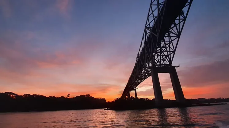 Panama Bay Tour - Private Sunset Cruises - Tours por la Bah&iacute;a de Panam&aacute; - Tours Privados en yate