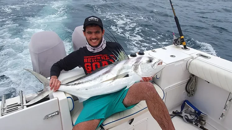 Private Sport Fishing yacht rental - tour de pesca en yate privado panama