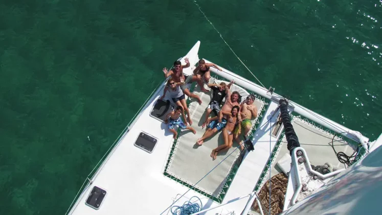 party yacht rental - alquiler de yates para fiestas y eventos