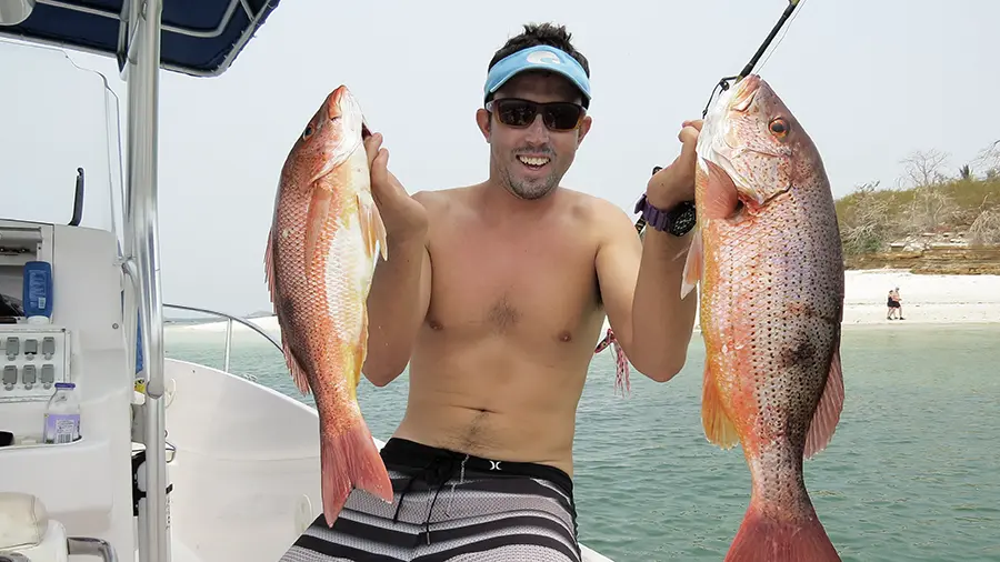 private charter fishing yacht rental to pearl islands - alquiler de yates privados y pesca en las perlas