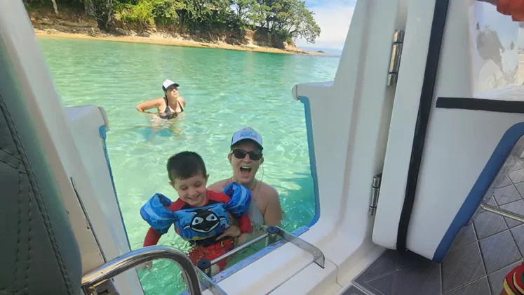 private charter fishing yacht rental to pearl islands - alquiler de yates privados y pesca en las perlas