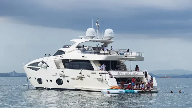 party yacht rental - alquiler de yates para fiestas y eventos