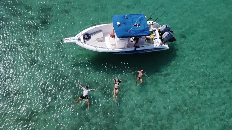 private charter fishing yacht rental to pearl islands - alquiler de yates privados y pesca en las perlas