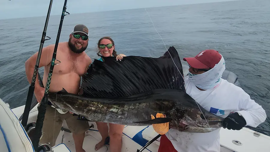 sport fishing in panama - pesca deportiva en panama