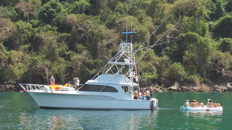 party yacht rental - alquiler de yates para fiestas y eventos
