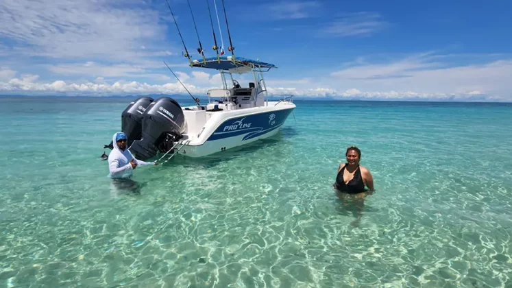 Proline 27 private yacht charter in panama - alquiler de yates en panama