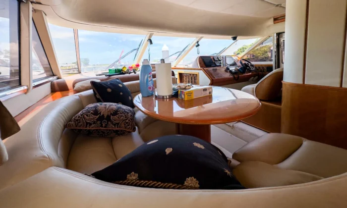 Viking 68 dining table