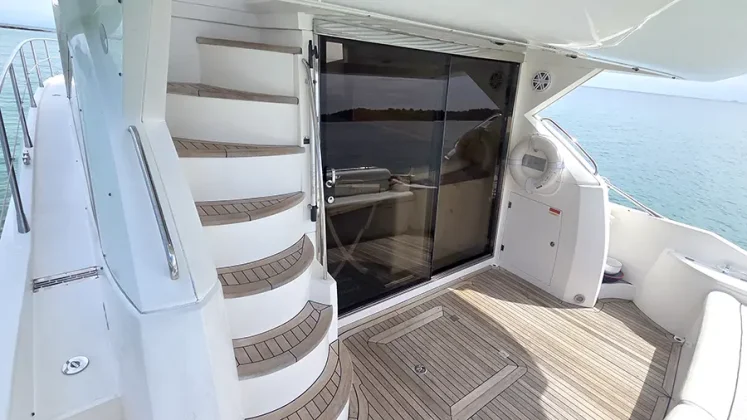 Sunseeker 55' Panama Gem Charters - Maurin