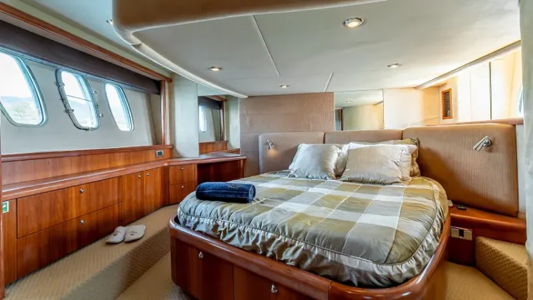 Sunseeker 55' Panama Gem Charters - Maurin