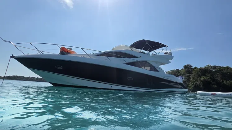 Sunseeker 55' Panama Gem Charters - Maurin