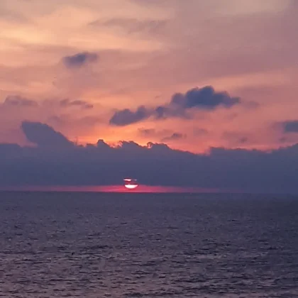 Paseo por la bah&iacute;a al atardecer - anochecer